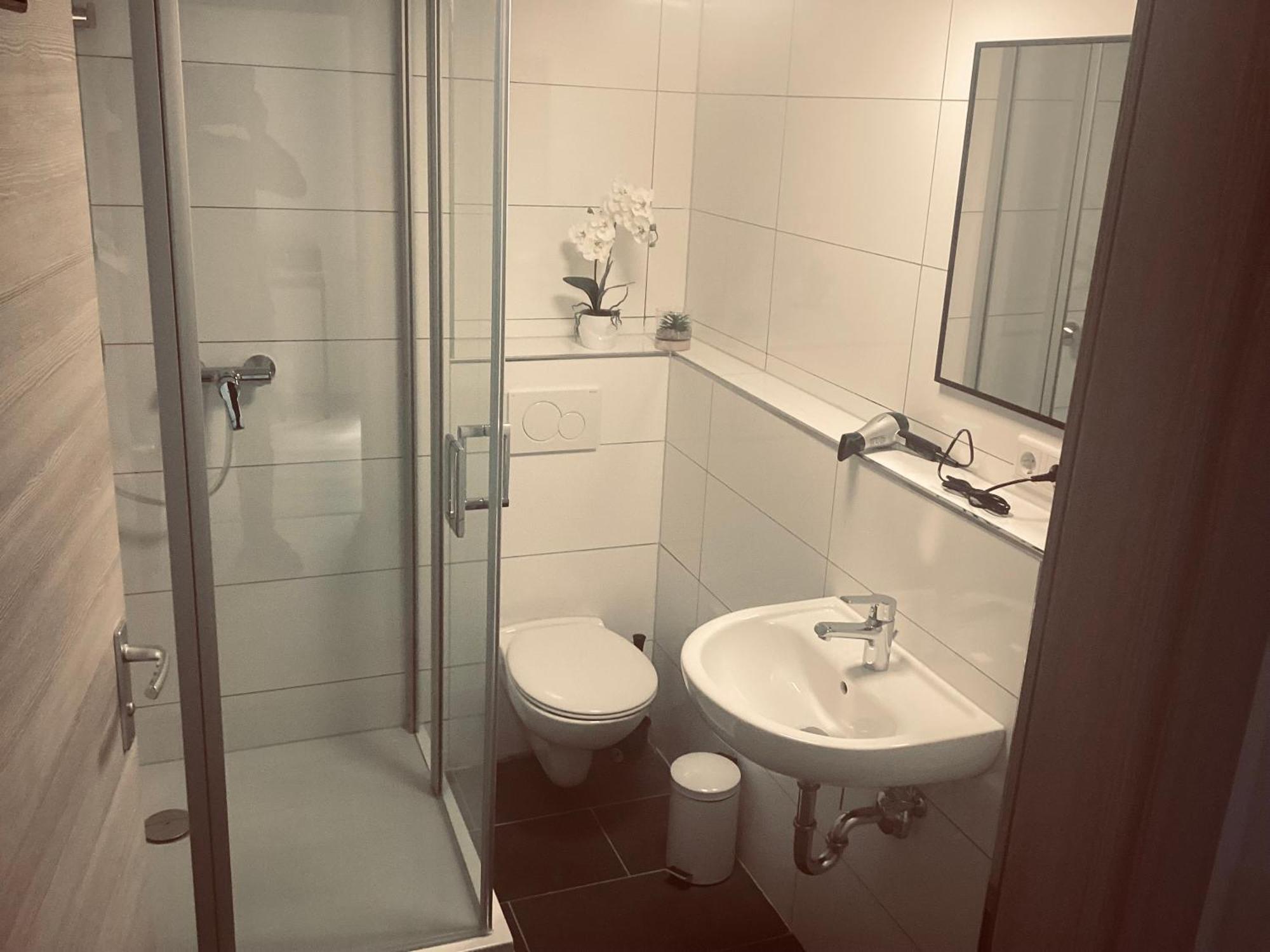 Er-is Zimmervermietung * Würzburg